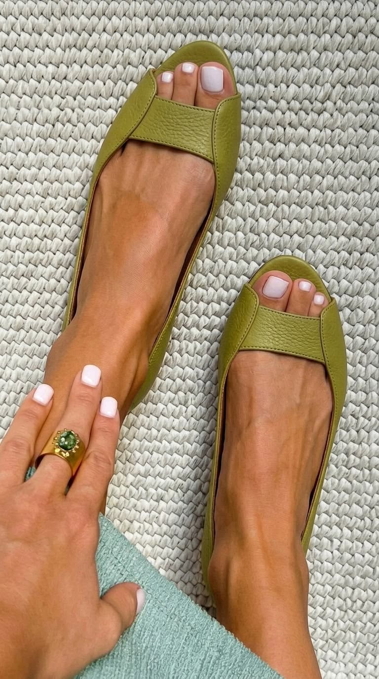 Reyes™ | Metallic Flat Sandals