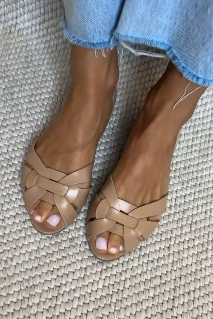Amparo™ | Woven Flat Sandals