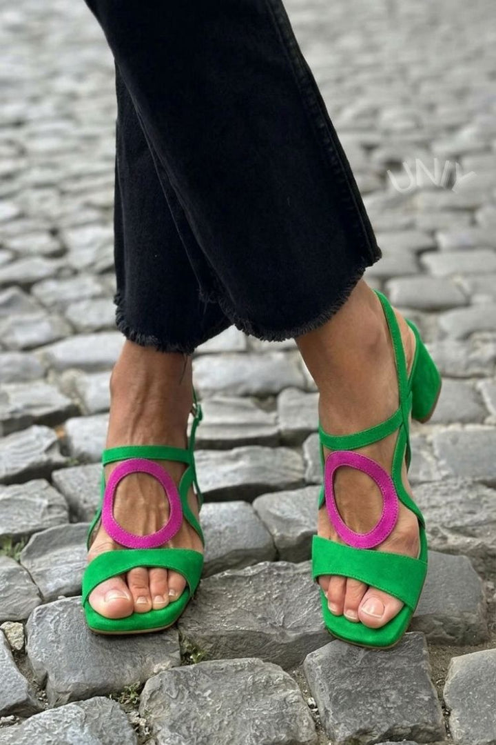 Begoña™ | Flat Sandals with Circular Detail