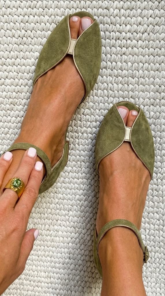 Azucena™ | Suede Flat Sandals
