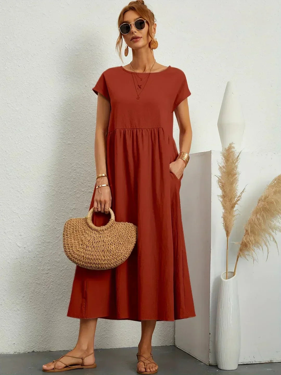 Charlotte ™ — Flowing Midi Dress with Timeless Elegance